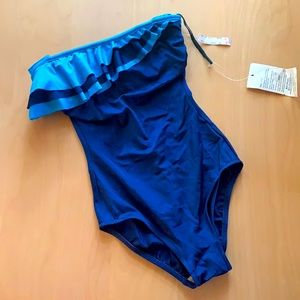 NWT one piece swim suit 🏊‍♀️🩱